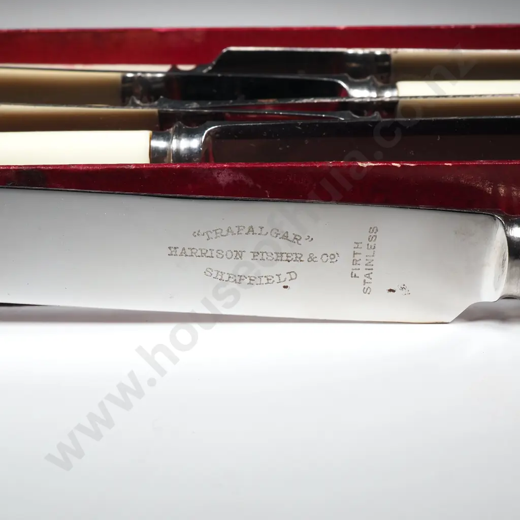 Box Of Six Bone Handled Dinner Knives  Image 1++