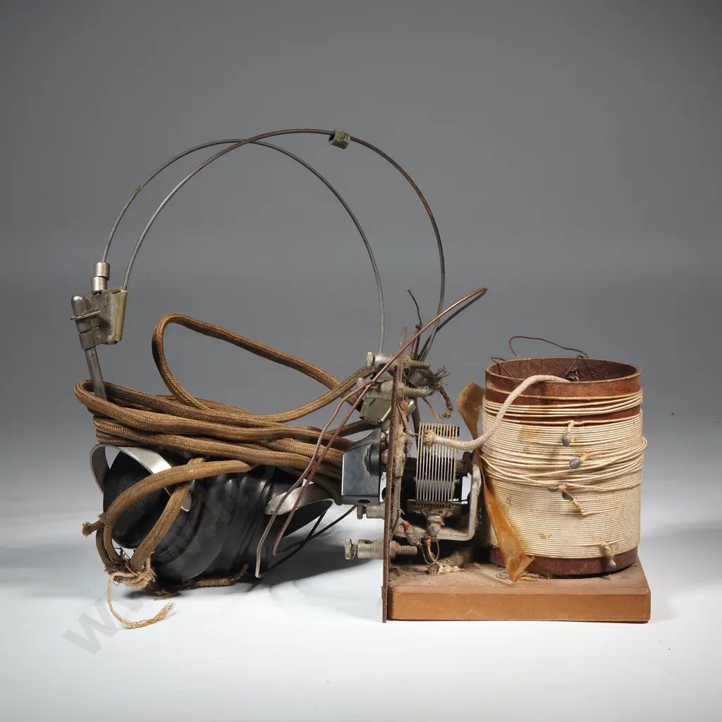 Early Crystal Radio Set Image 1++