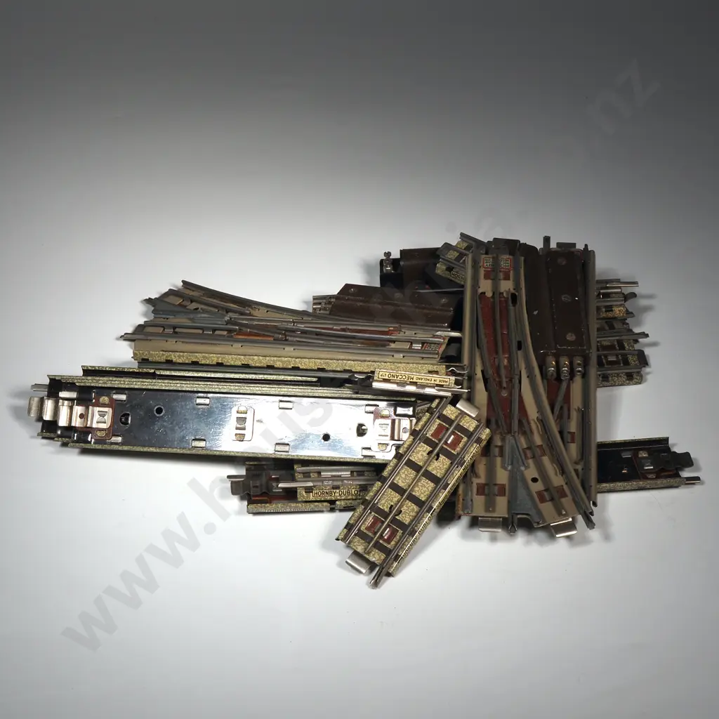 Hornby - Dublo Electric Train Tracks Image 1++