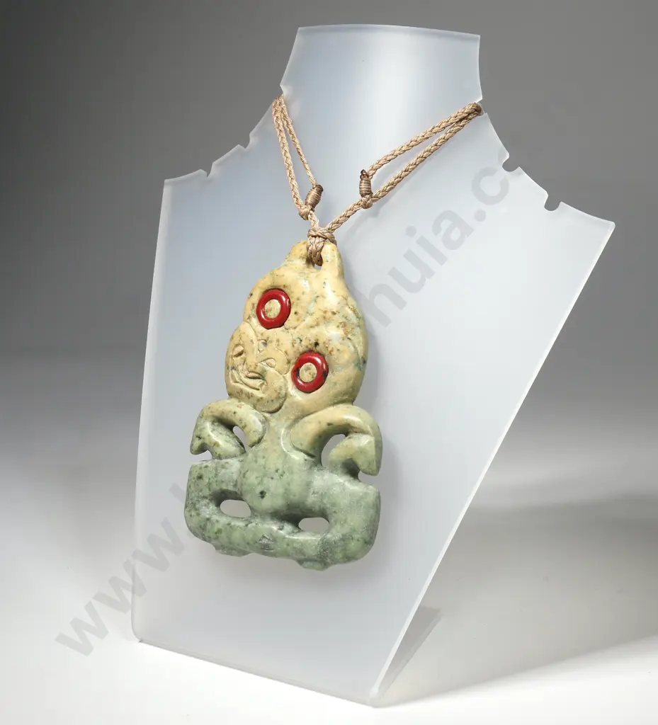 Finely Carved Kawakawa Hei Tiki Image 1++