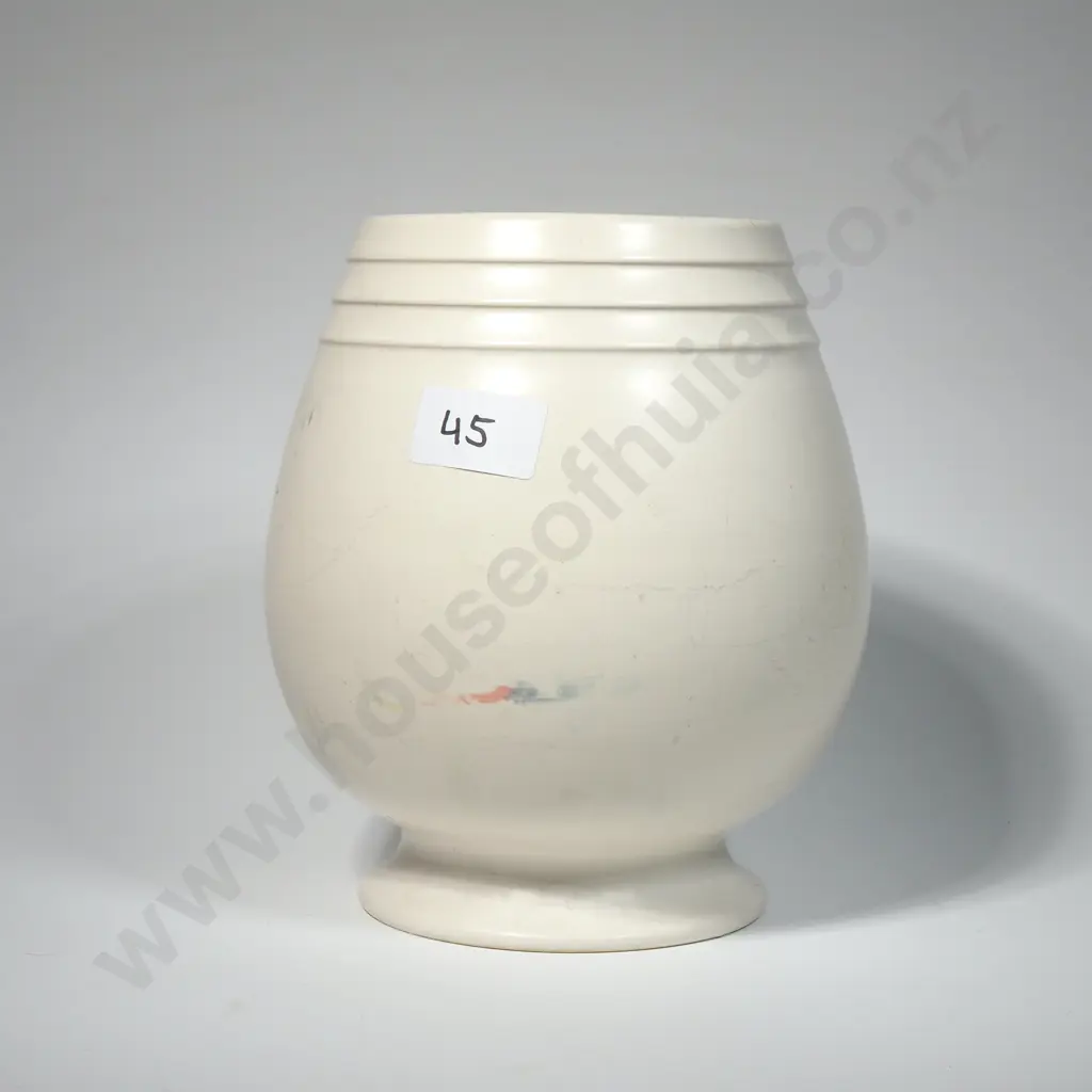  Ernest Shufflebotham Crown Lynn Hand Potted Vase. Impressed No 5 w Three Concentric Rings to Rim.  Image 1++