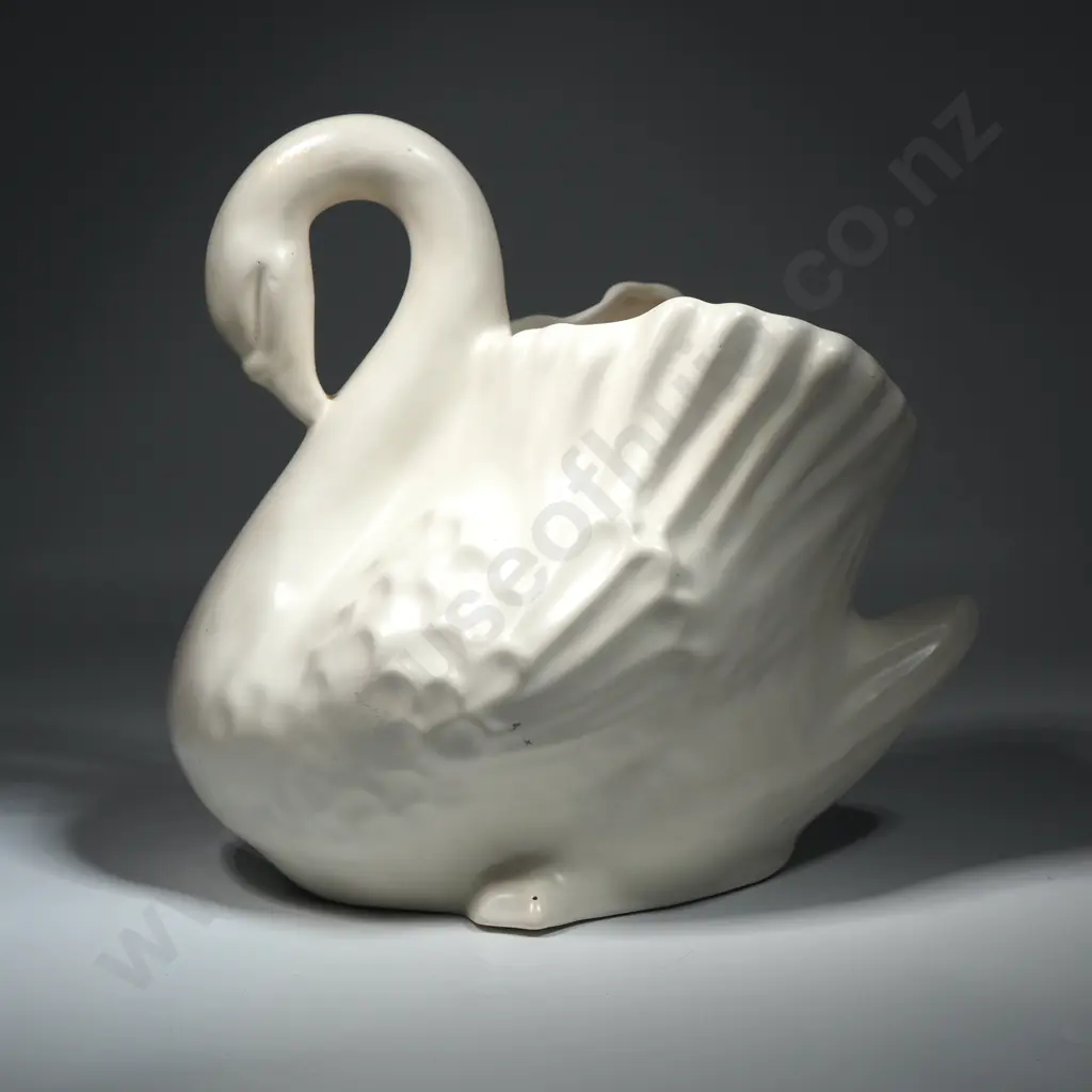 Crown Lynn Swan 170 Image 1++