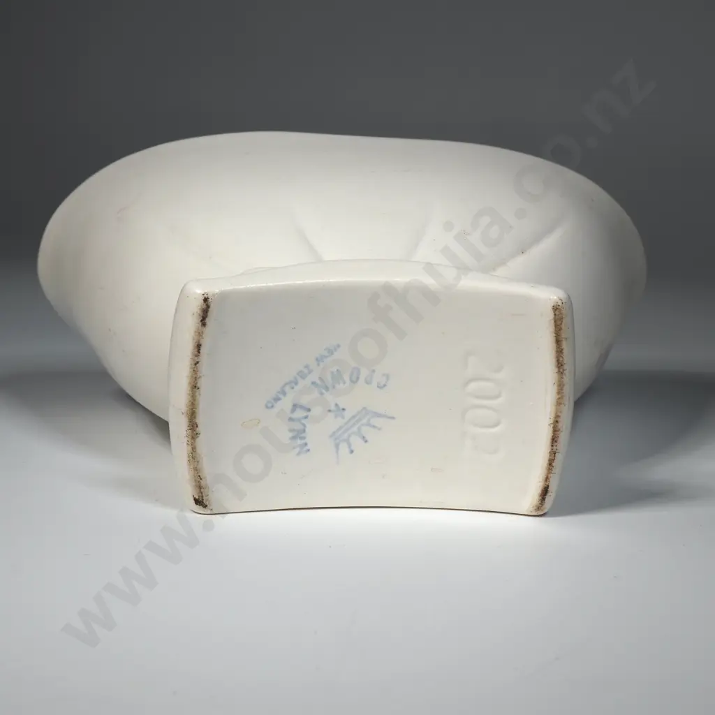 Crown Lynn White Vase - Shape 2002 Image 1++