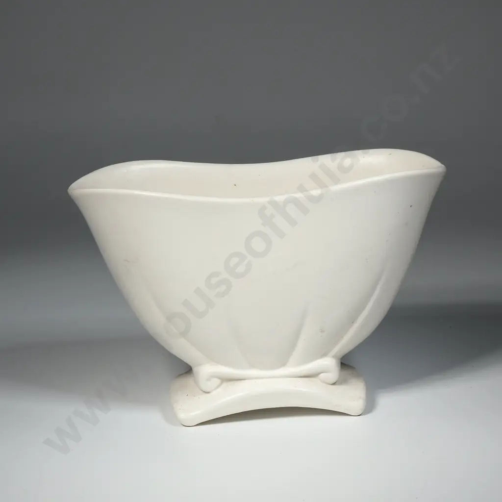 Crown Lynn White Vase - Shape 2002 Image 1++