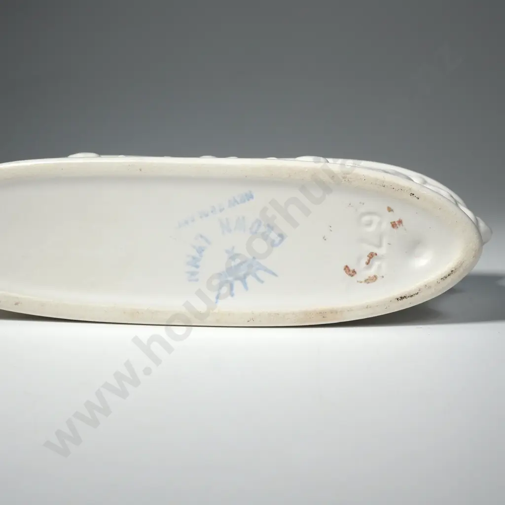 Crown Lynn White Vase - Shape 675 Image 1++