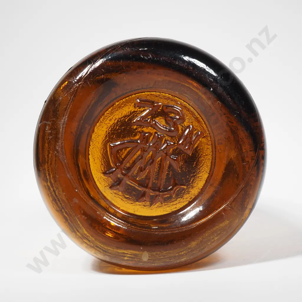 R Powley & Co Brown Glass Beer Bottle from Dunedin w Embossed Moa Mark Trademark Image 1++