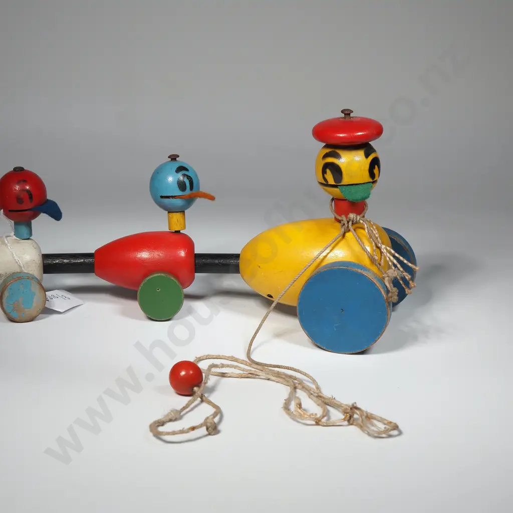 Vintage Buzzy Bee & Friends Wooden Pull Along Toy Featuring a Mother Duck w Duckling Image 1++