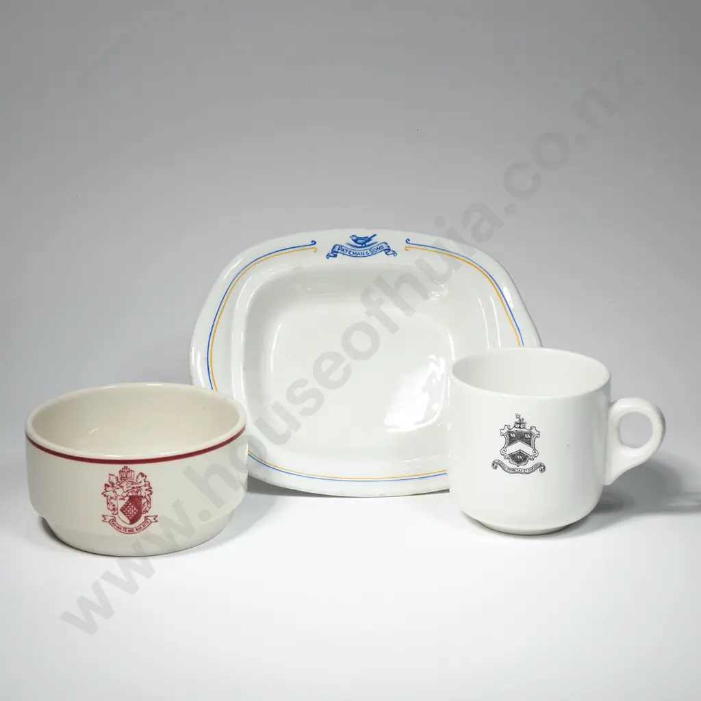 Three Pieces Of Crested China To Include Pateman & Sons Small Dish, Small Bowl Featuring Arms Of Arana College & Bristol Image 1++