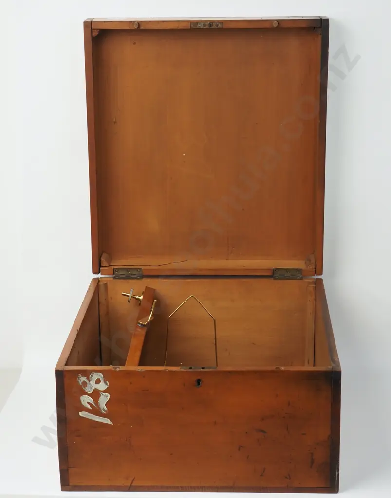 Vintage Brass Scientific Scales Marked Geo. W Wilton & Co w Brass Weights & In Original Wooden Box Image 1++