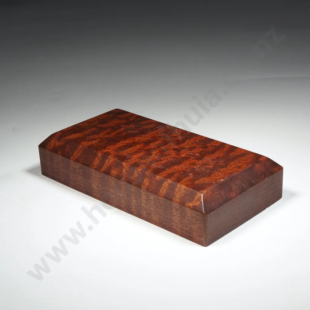Native New Zealand Pedestal of Rewarewa Wood Image 1++