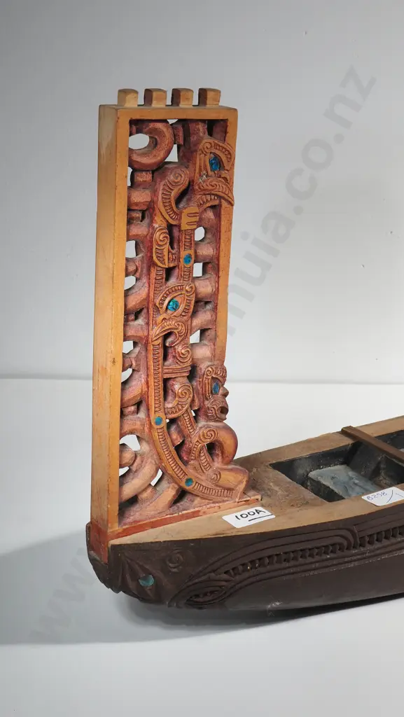 Large Maori Waka w Carved Taurapa & Tauiho Image 1++