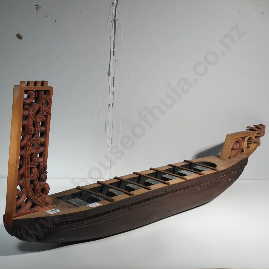 Large Maori Waka w Carved Taurapa & Tauiho Image 1++