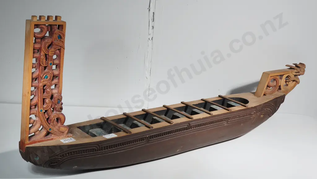 Large Maori Waka w Carved Taurapa & Tauiho Image 1++