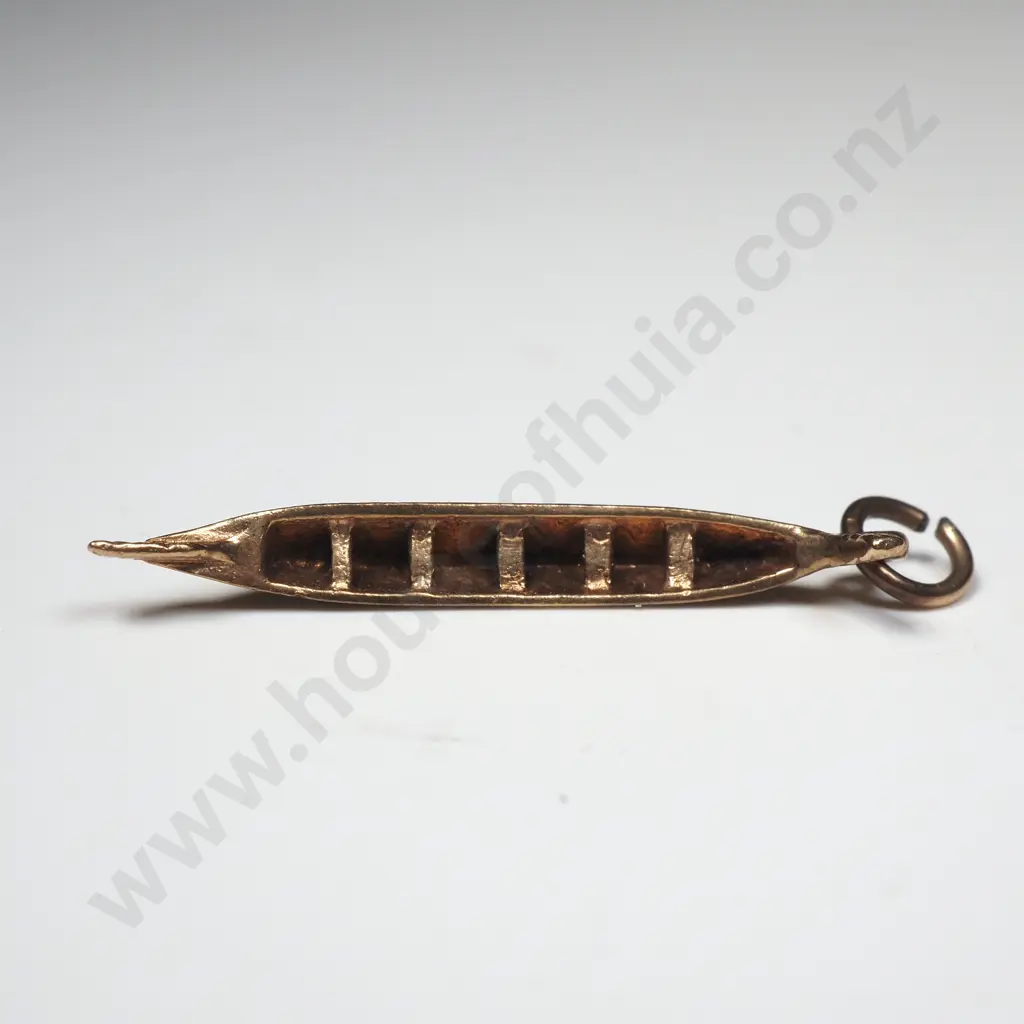 9ct Gold Maori Waka Pendant Image 1++