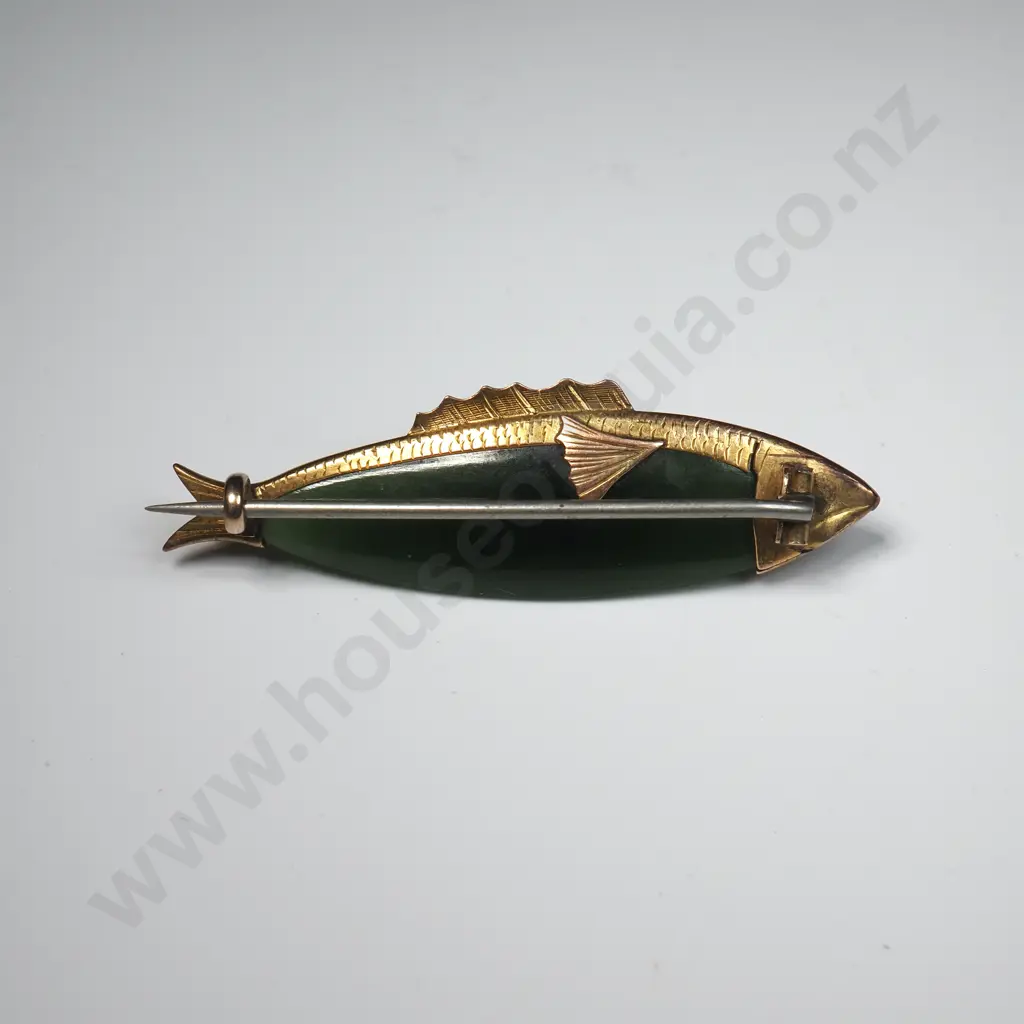 Antique 9ct Gold Greenstone Fish Brooch Image 1++