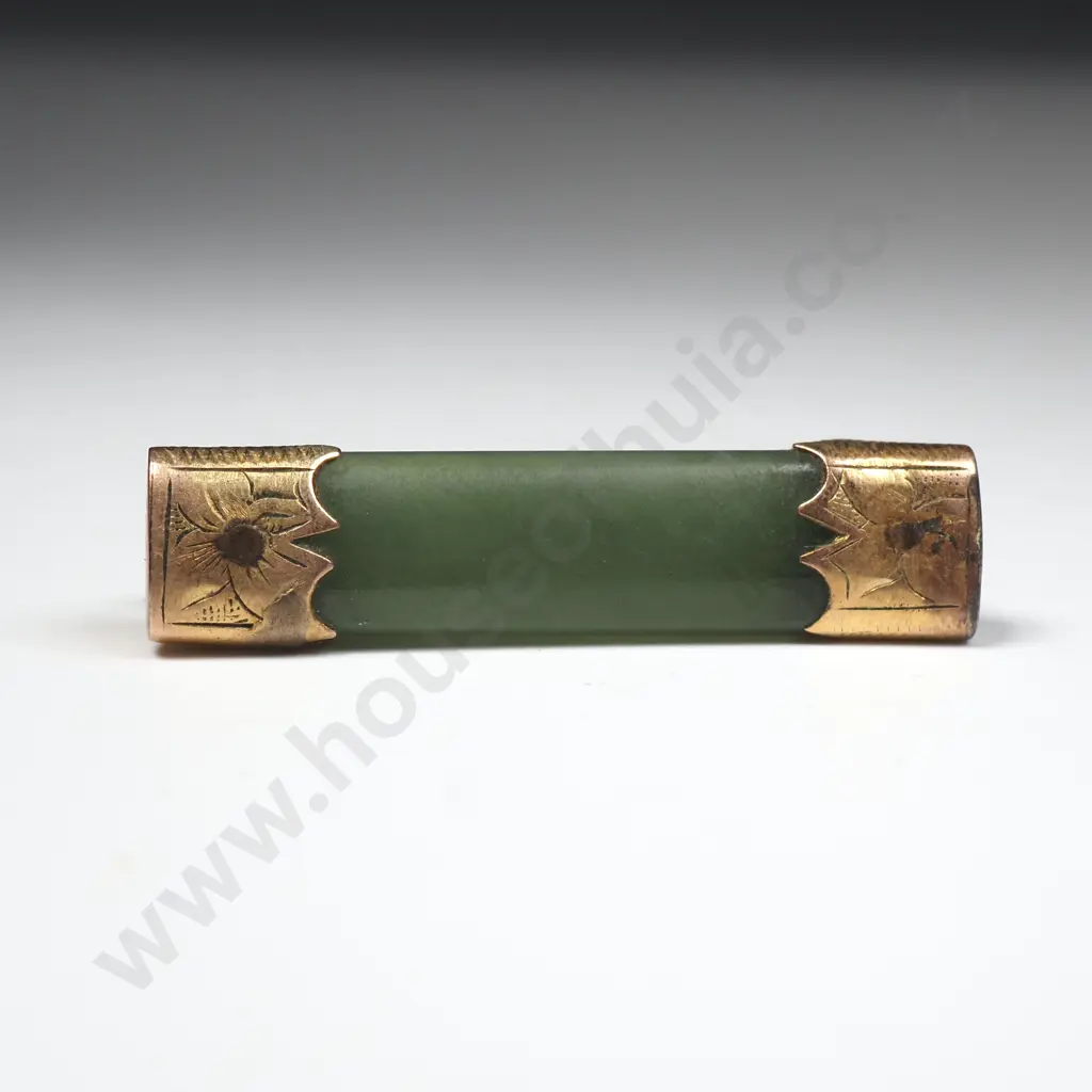 9ct Gold Greenstone Bar Brooch Image 1++