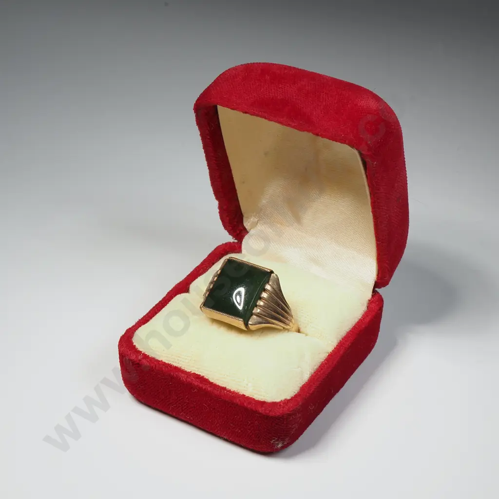 9ct Gold & Greenstone Men's Ring w Square Stone Image 1++