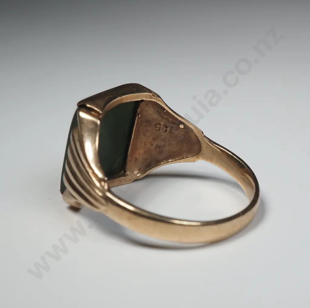 9ct Gold & Greenstone Men's Ring w Square Stone Image 1++