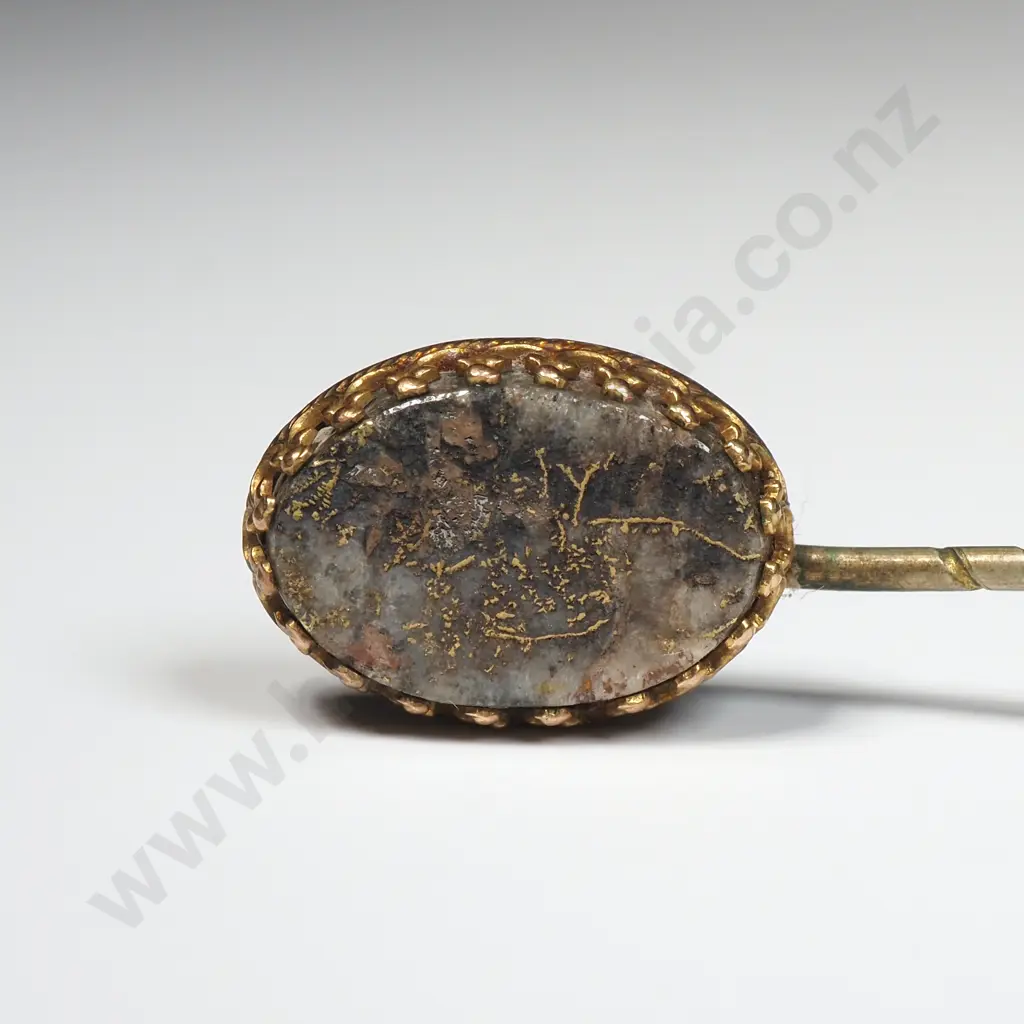 Antique New Zealand Gold Bearing Quartz Tie Pin in 15ct Gold Mount Image 1++