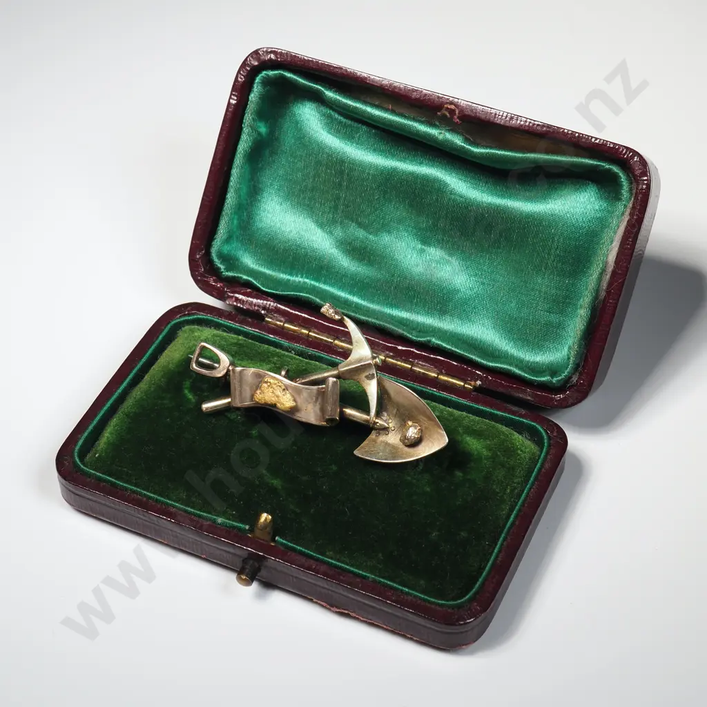 Antique Gold Rush 9ct Gold Miners Pick Axe & Shovel Brooch w Three Gold Nuggets in Antique Case Image 1++