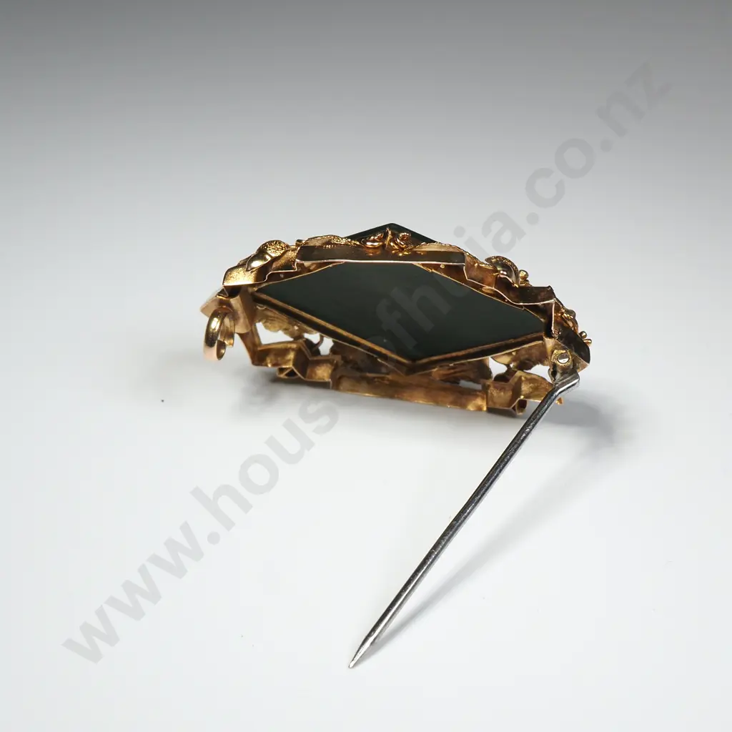 Colonial 15ct Gold Greenstone Brooch w Oak Leaf & Acorn Details - in Period Geo Young Dunedin Case Image 1++
