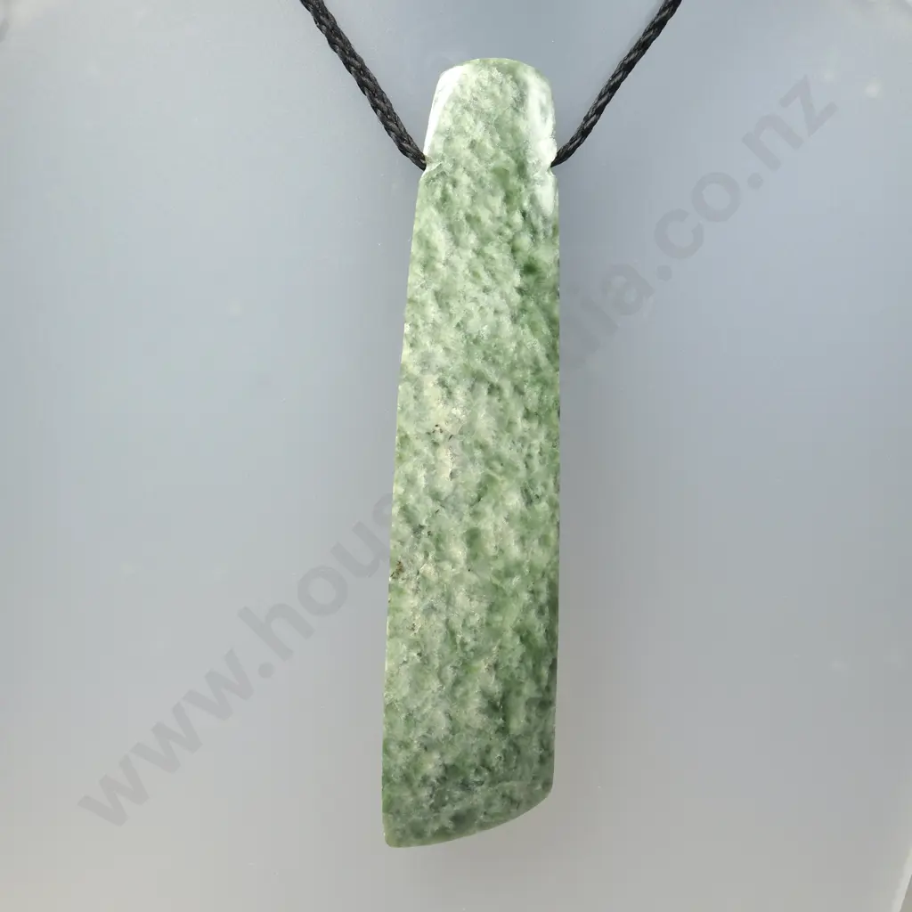 Pounamu/Greenstone Pendant w Plaited Cord Image 1++