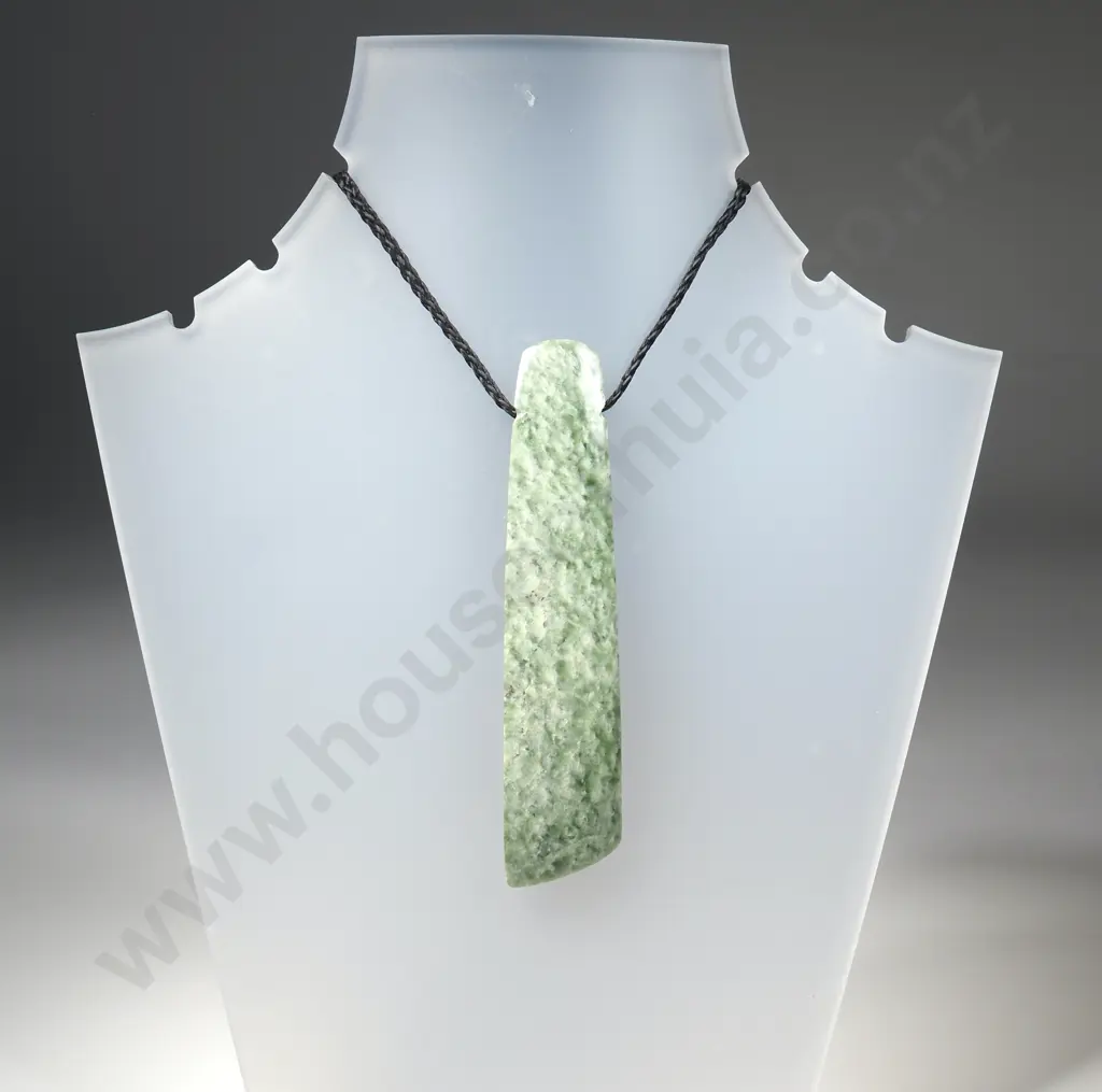 Pounamu/Greenstone Pendant w Plaited Cord Image 1++