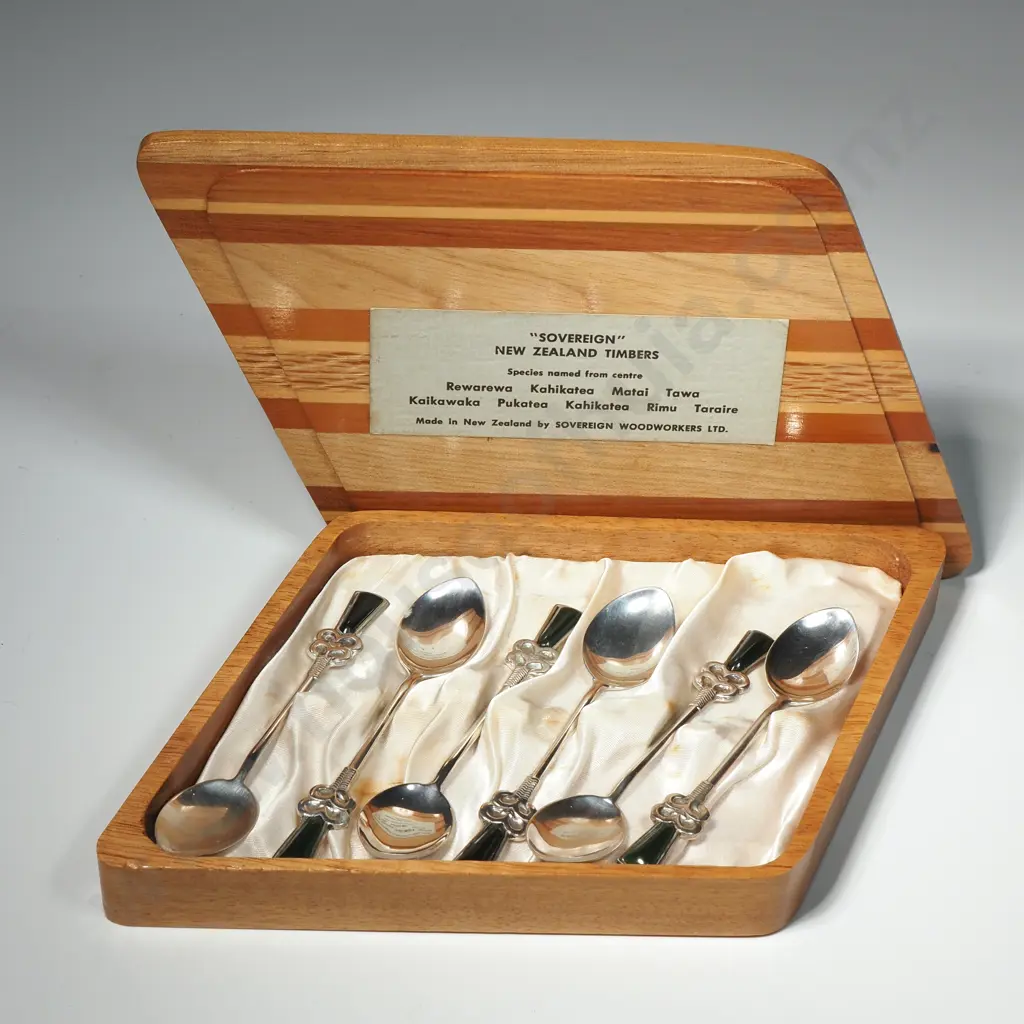 New Zealand Sterling Silver & Greenstone Spoons in Sovereign Wood Box Image 1++