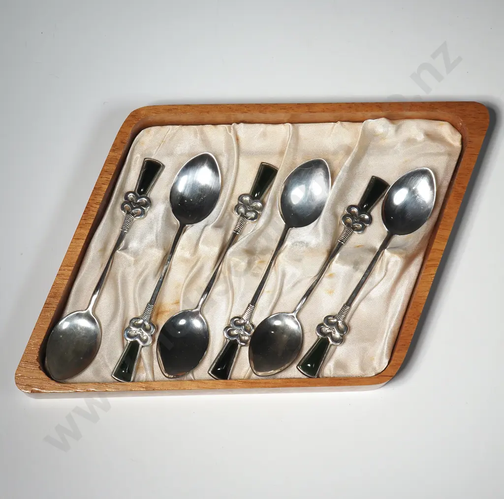 New Zealand Sterling Silver & Greenstone Spoons in Sovereign Wood Box Image 1++