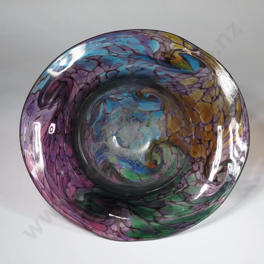 Handcrafted Glass Bowl Designed by Venus Hot Glass Studio by Artist Tokiko, Diameter 185 x 105 Image 1++