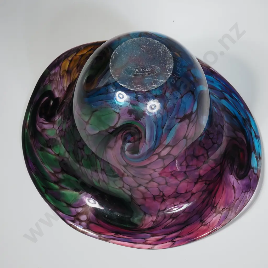 Handcrafted Glass Bowl Designed by Venus Hot Glass Studio by Artist Tokiko, Diameter 185 x 105 Image 1++