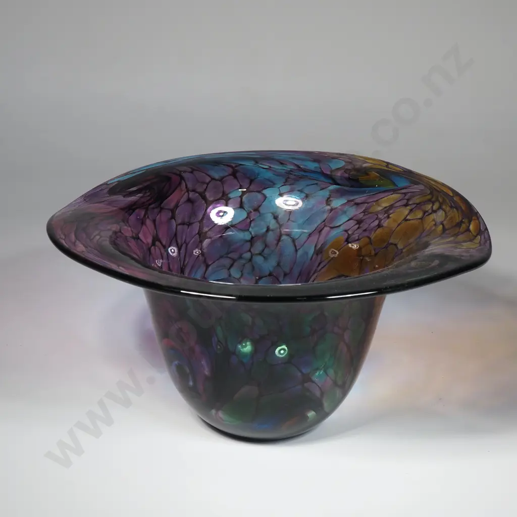 Handcrafted Glass Bowl Designed by Venus Hot Glass Studio by Artist Tokiko, Diameter 185 x 105 Image 1++