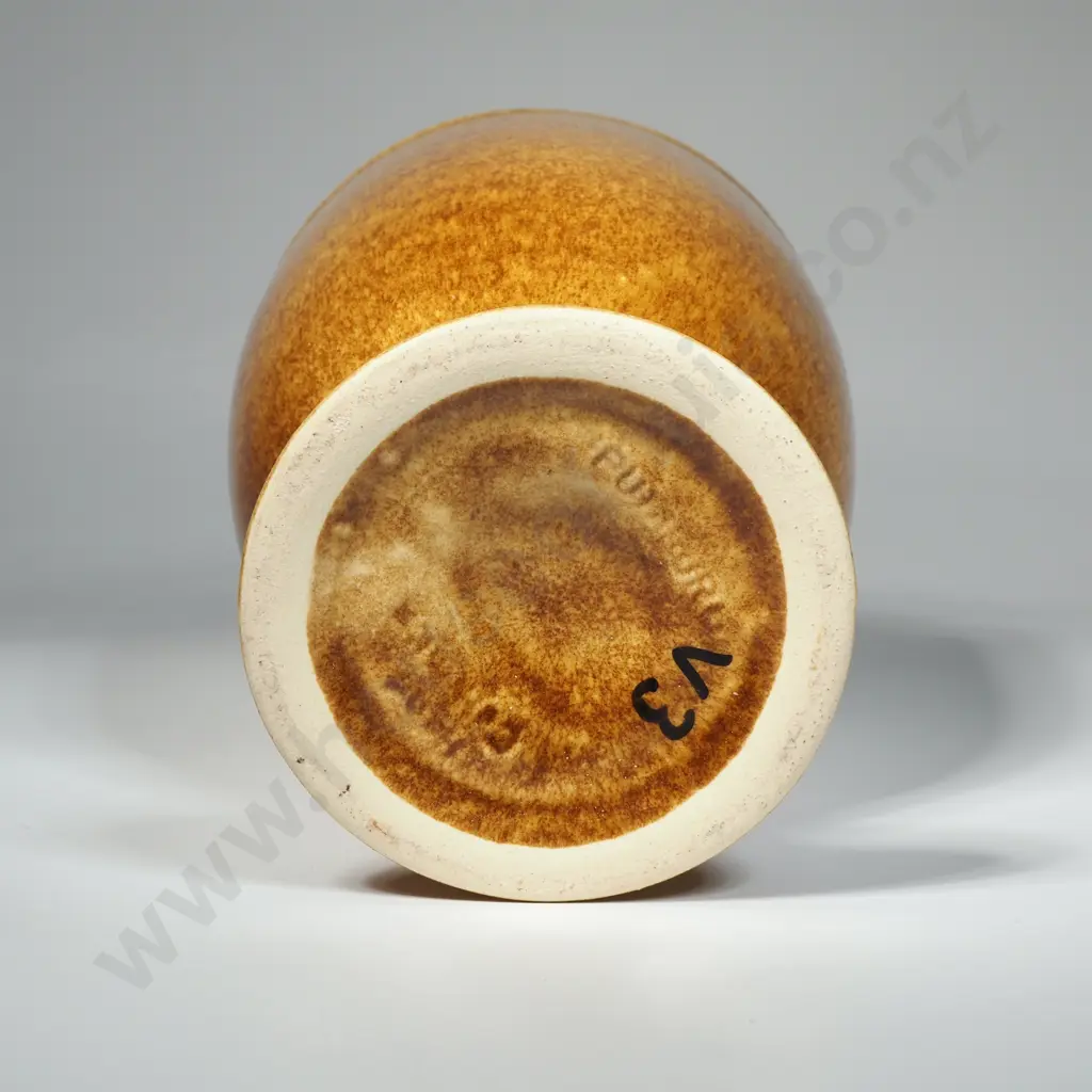 Putaruru Stoneware Urn w Speckled Glaze Image 1++