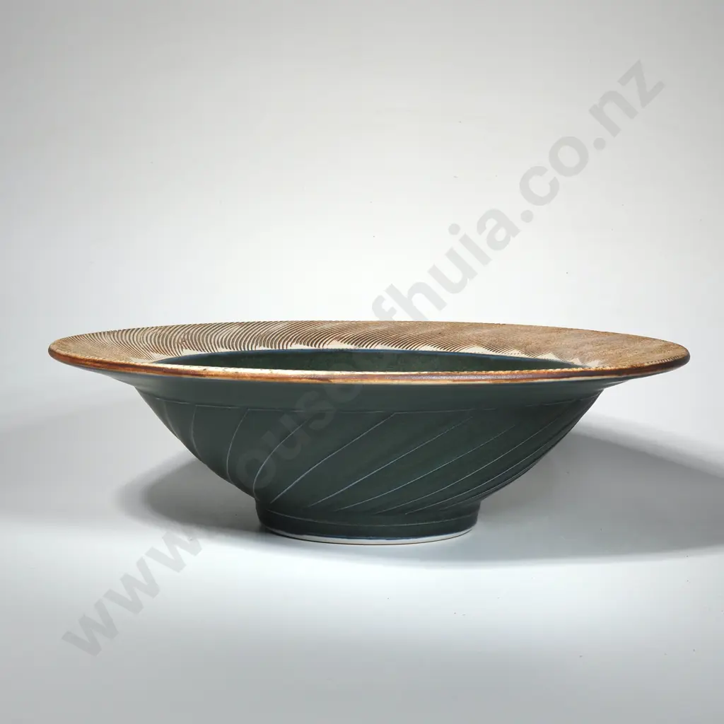 Peter Shearer Stoneware Bowl Image 1++