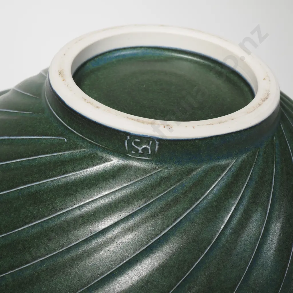 Peter Shearer Stoneware Bowl Image 1++