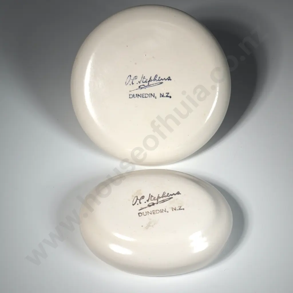 Two Small  O C Stephens NZ Pottery Bowls, Cream w Pink Interior Image 1++