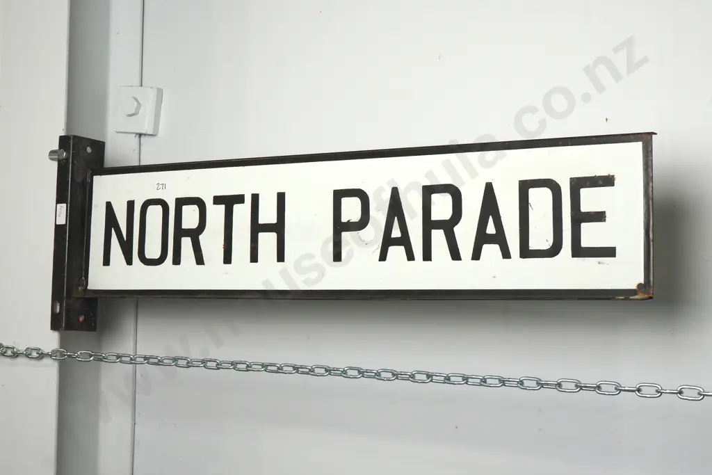 Original Enamel Street Sign 'North Parade" Image 1++