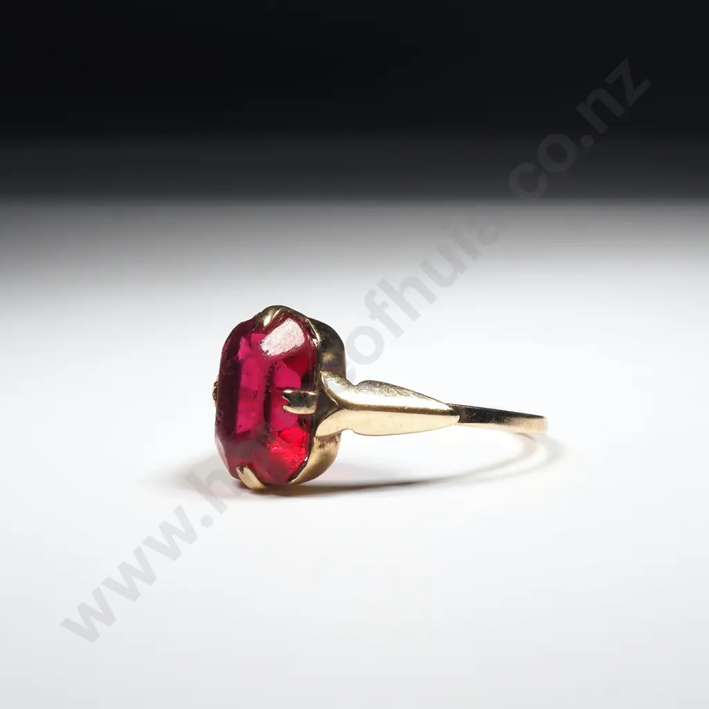 9ct Gold Red Gem Ring Image 1++