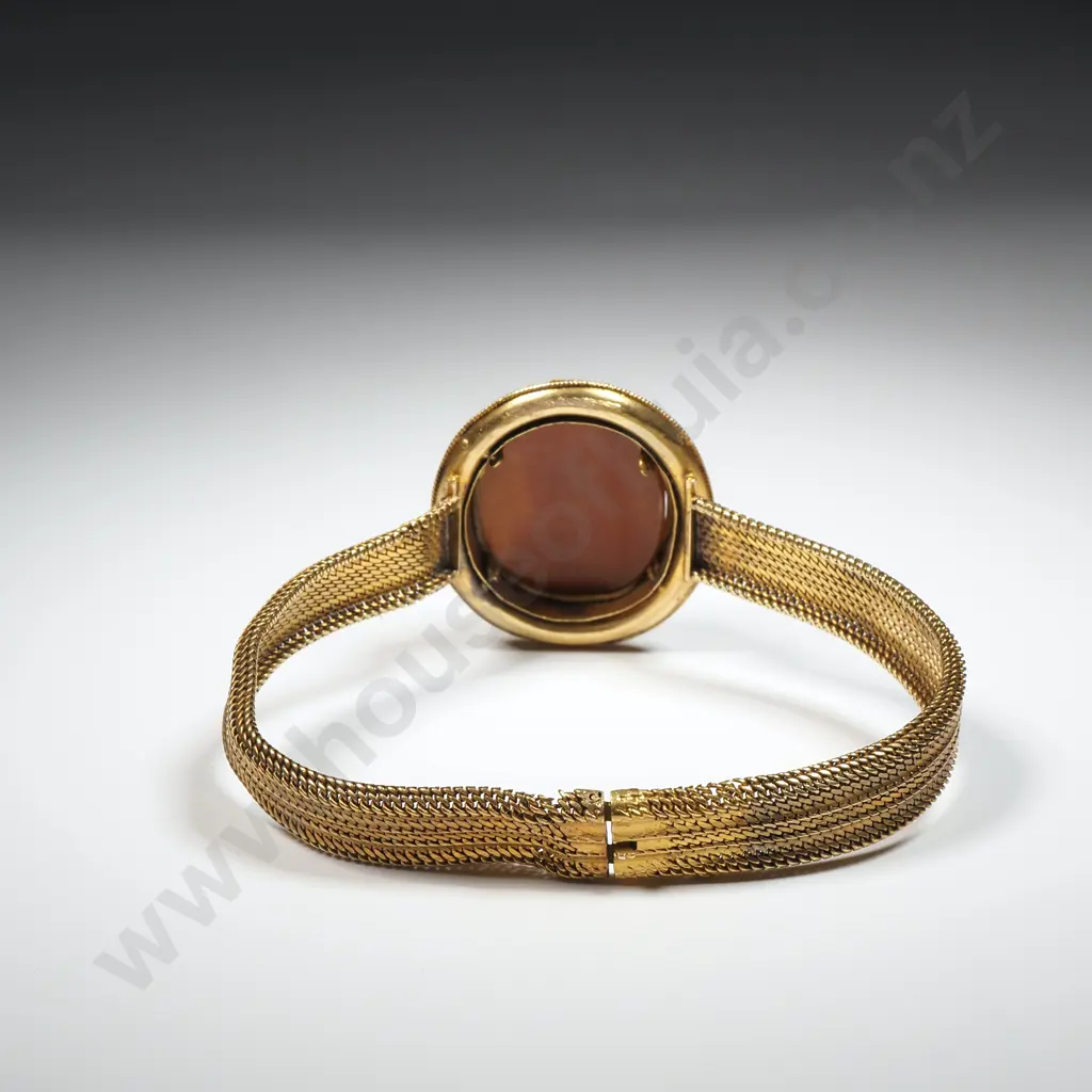 Antique 15ct Gold Cameo Bracelet in Impressive Antique Case Image 1++