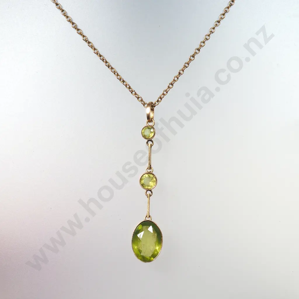 Edwardian 9ct Gold Green Gem Pendant on Period 9ct Gold Chain Image 1++