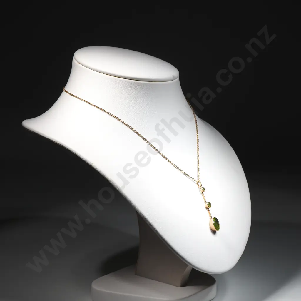 Edwardian 9ct Gold Green Gem Pendant on Period 9ct Gold Chain Image 1++