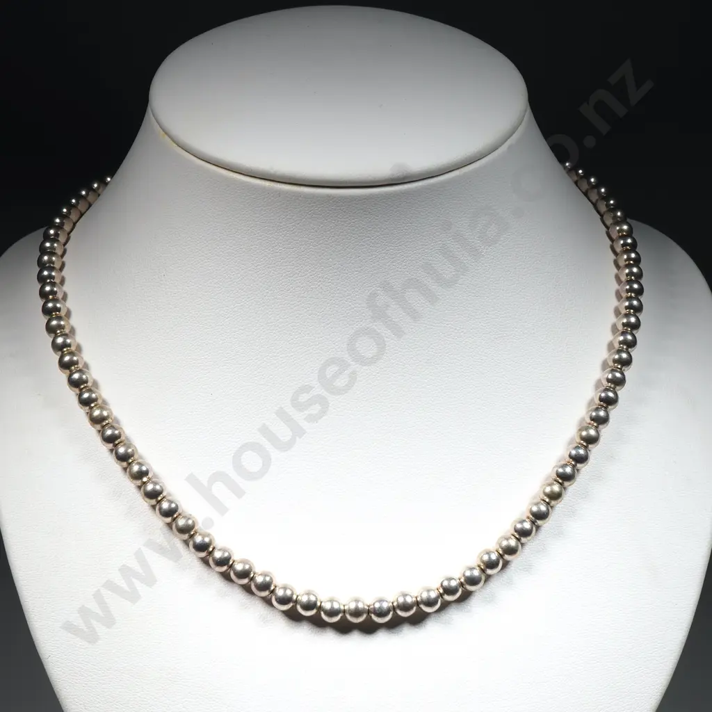 Silver Coloured 'Return to Tiffany & CC. 9(?)25' Heart Tag on Bead Necklace. Image 1++