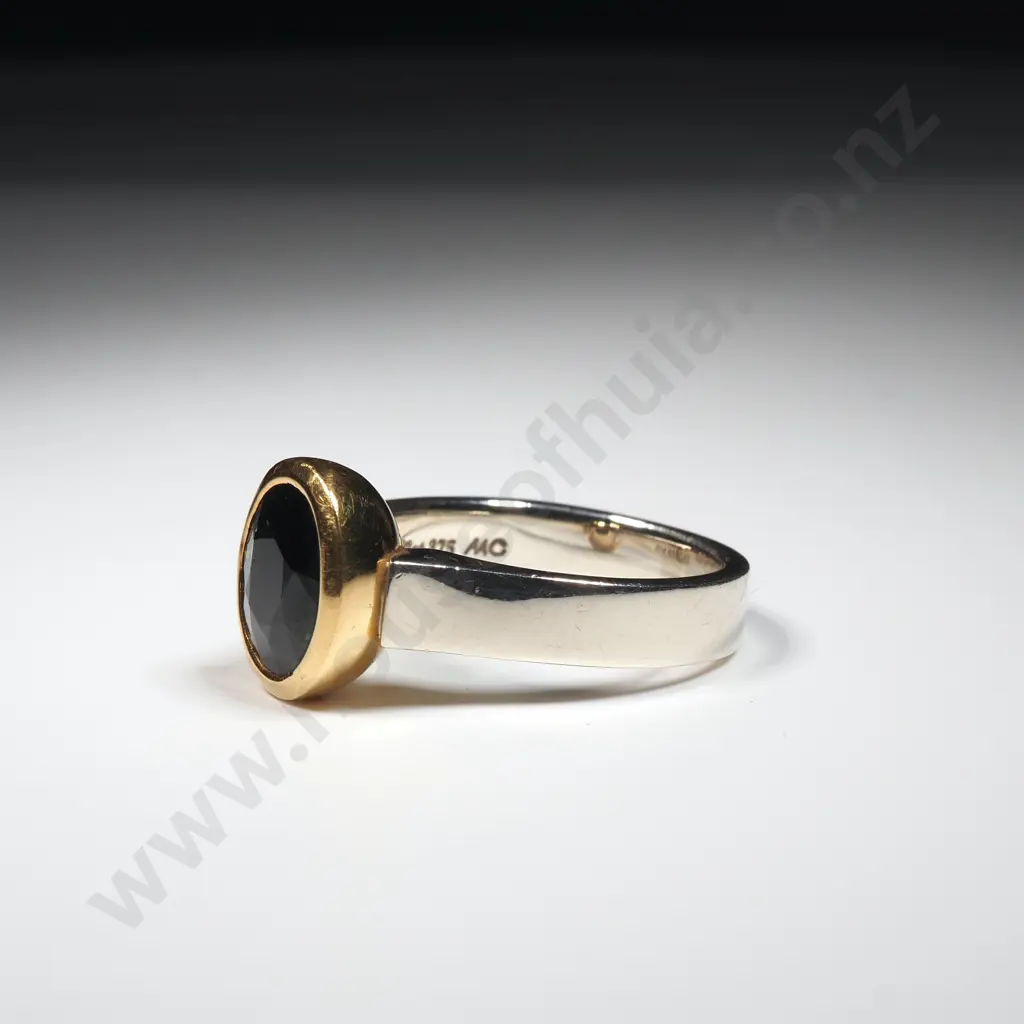 Mason Carter 9ct & 22ct Gold Green Gem Ring Image 1++