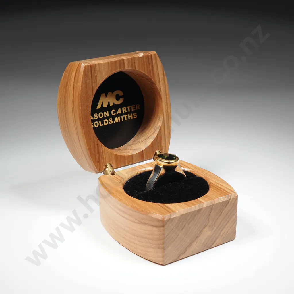 Mason Carter 9ct & 22ct Gold Green Gem Ring Image 1++