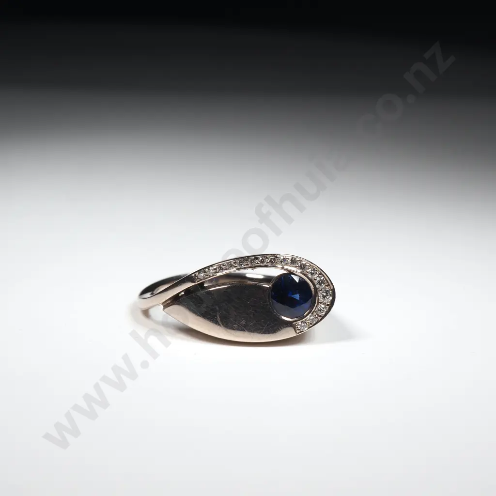 Impressive 18ct White Gold Sapphire & Diamond Mason Carter Ring Image 1++