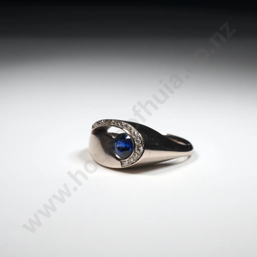 Impressive 18ct White Gold Sapphire & Diamond Mason Carter Ring Image 1++
