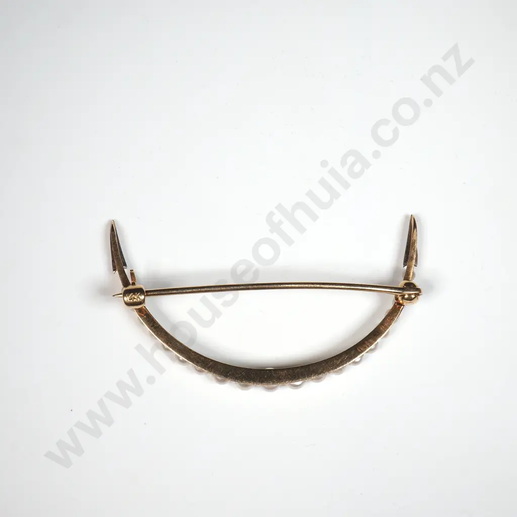 14ct Gold Pearl Crescent Brooch Image 1++