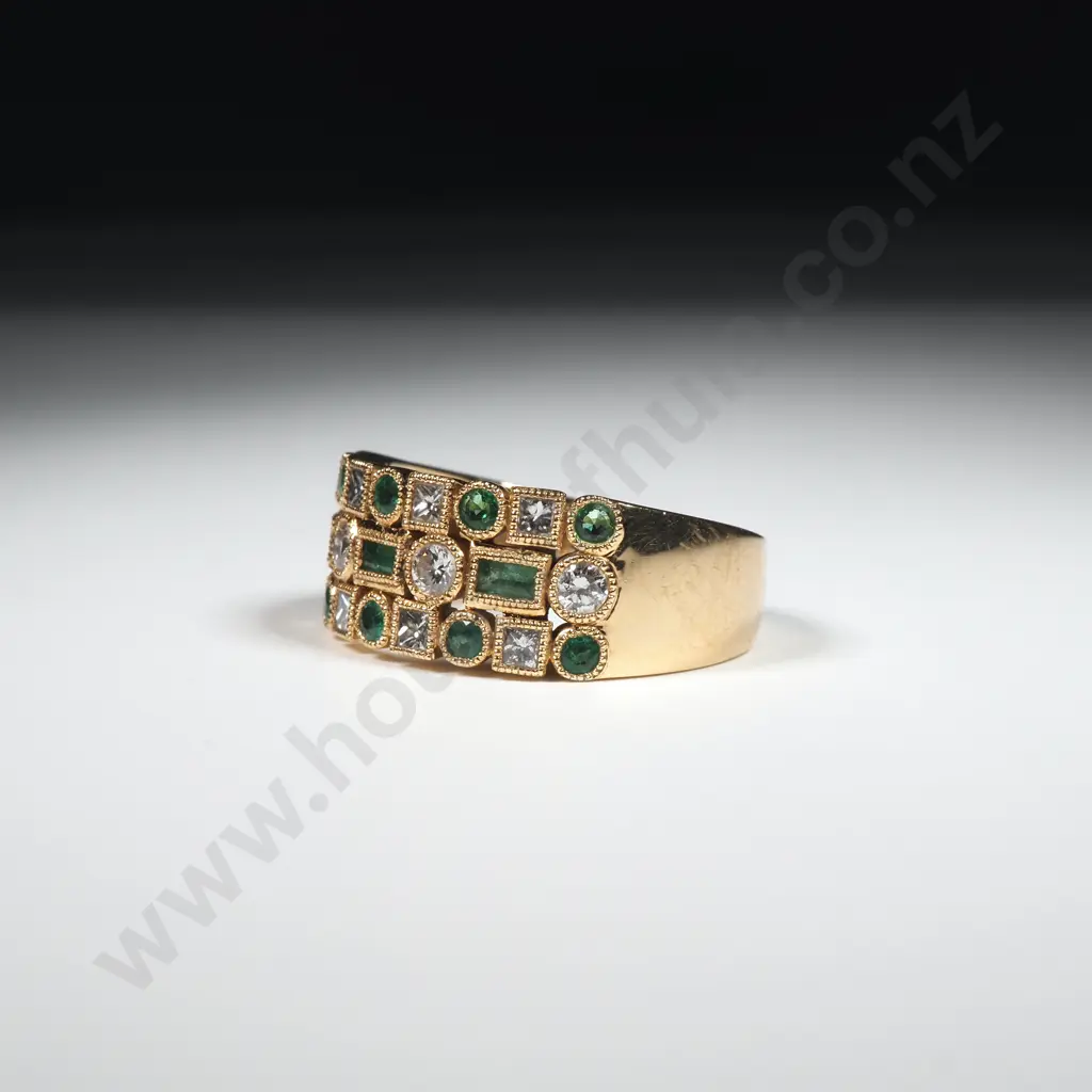 Stunning 18ct Gold Emerald & Diamond w Valuation for $6,000.00 Image 1++
