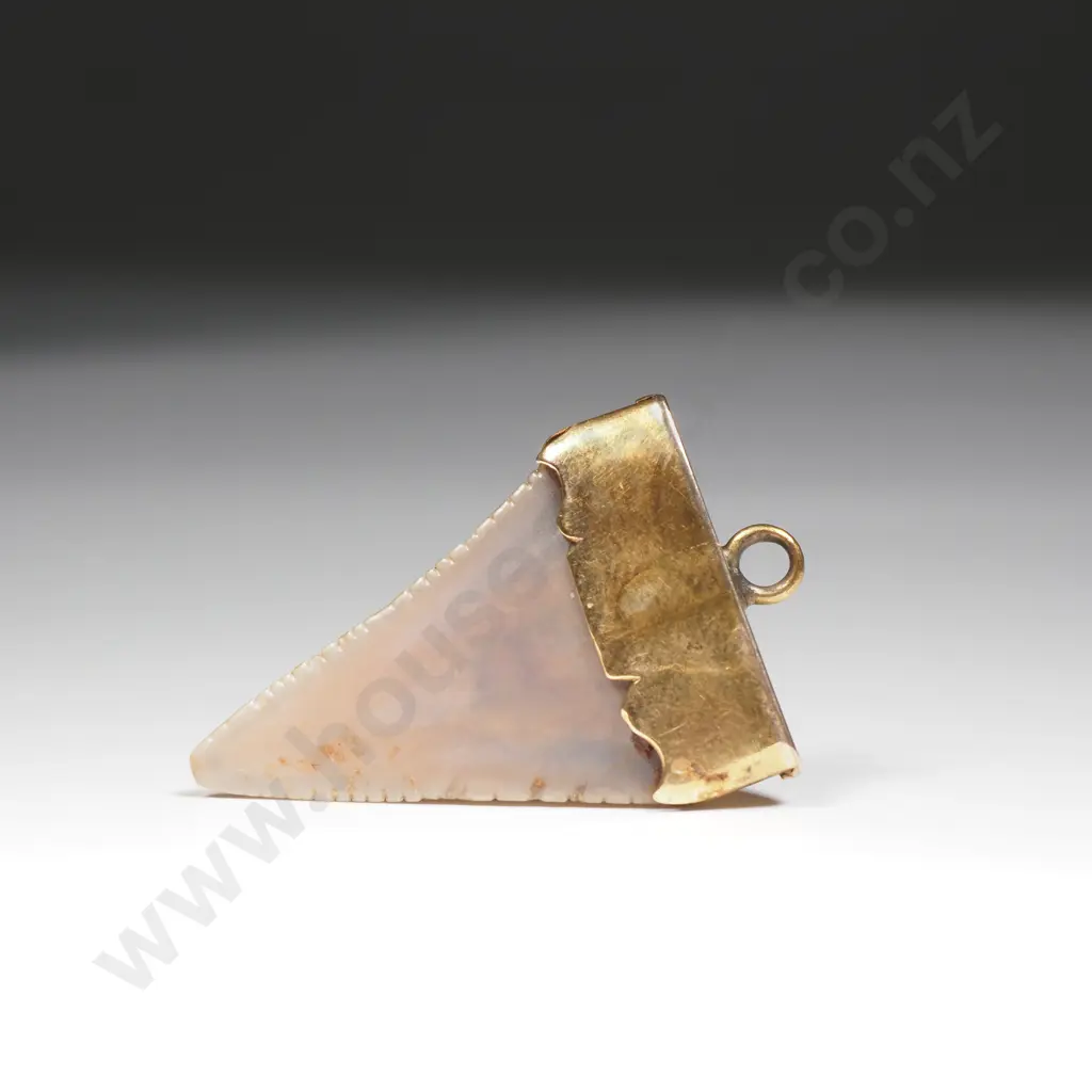Colonial New Zealand Sharks Tooth Pendant w 9ct Gold Top Image 1++