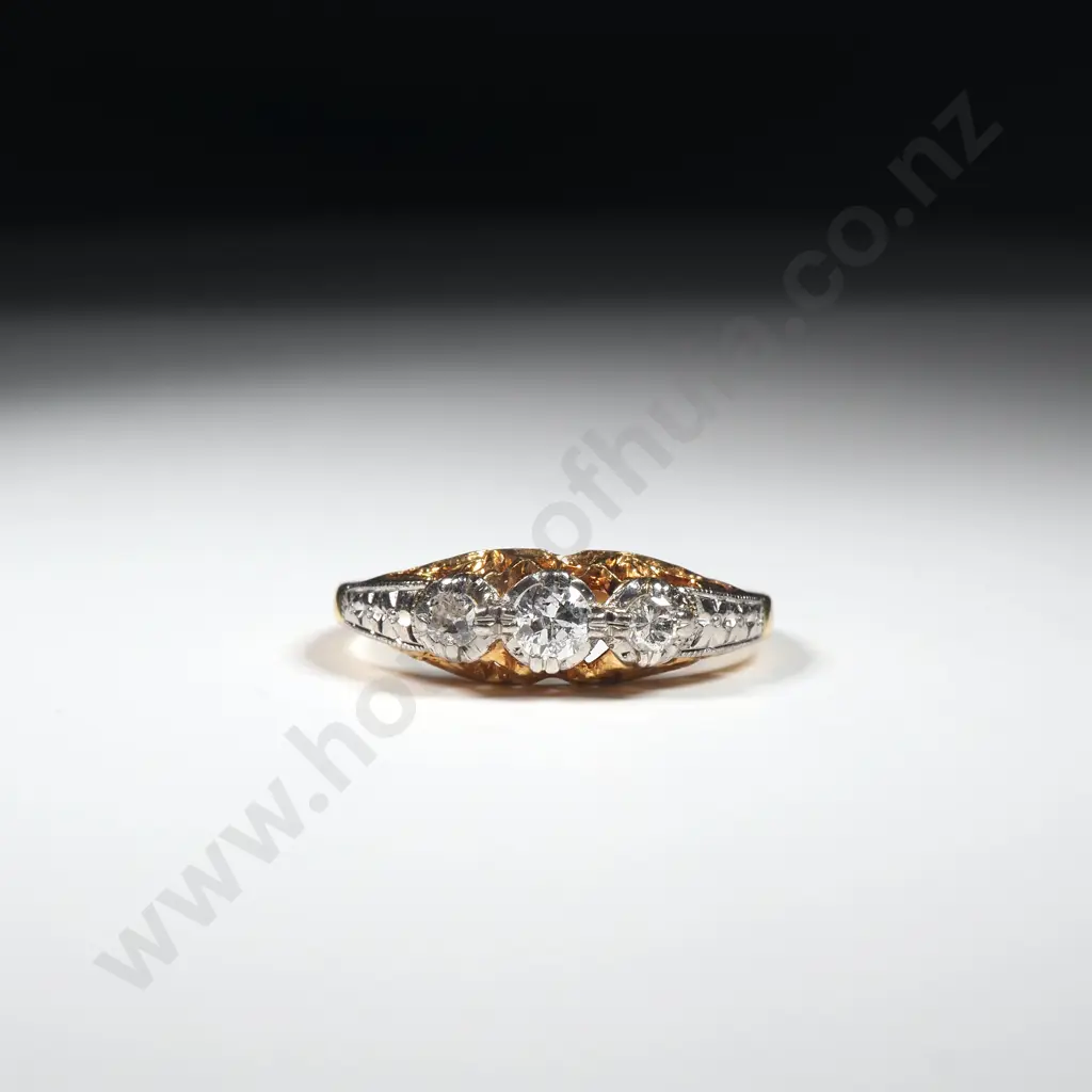 18ct Yellow Gold & Platinum Solitaire Diamond Set Filigree Ring - Valuation  $2,990 Image 1++